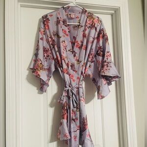 Victoria's Secret Silky Floral Robe 😍